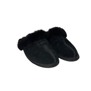 Ugg Woman Shoes Slippers Size 7